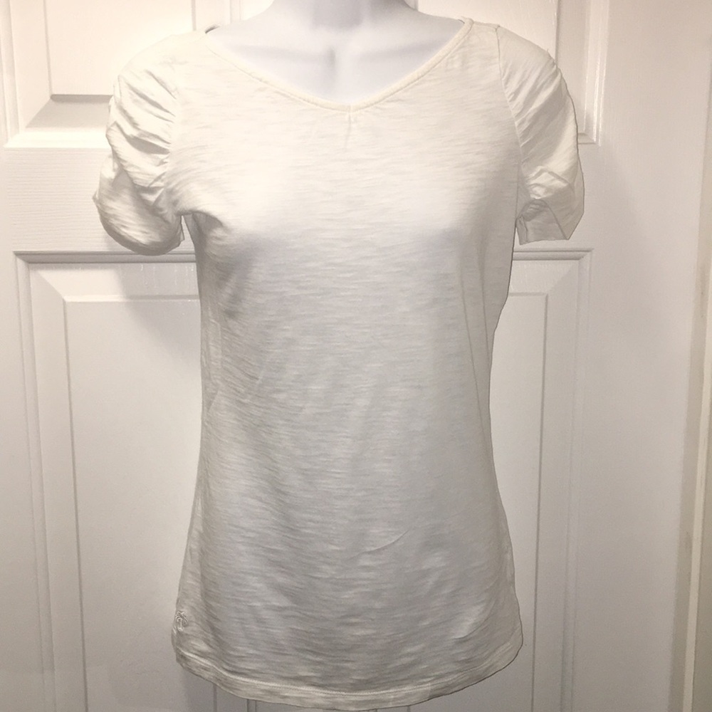 Lilly Pulitzer v-neck Tee